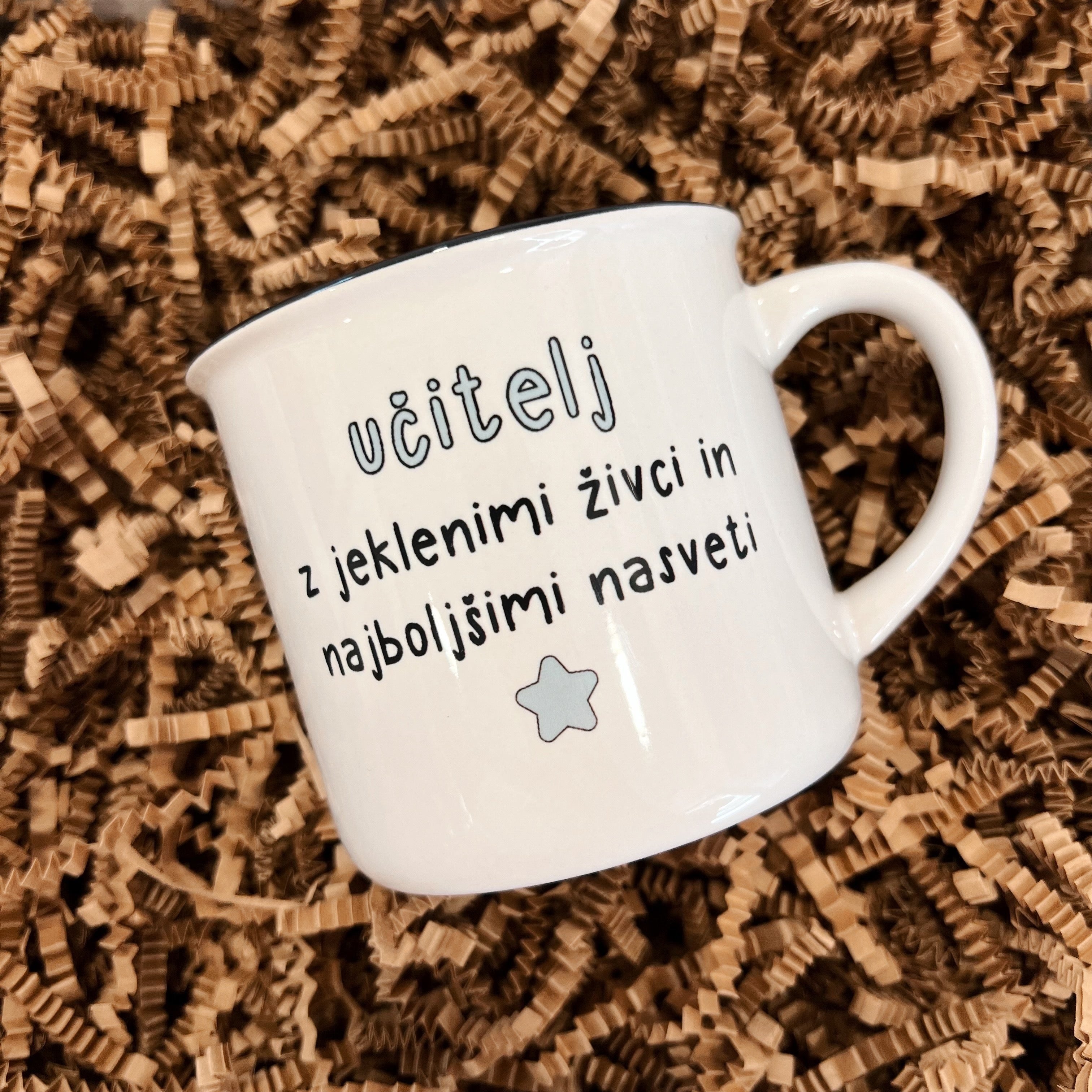 Skodelica - Učitelj z jeklenimi živci