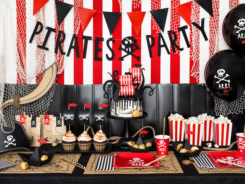 Banner napis Pirates party, črn. Dekoracija za najboljšo piratsko zabavo.