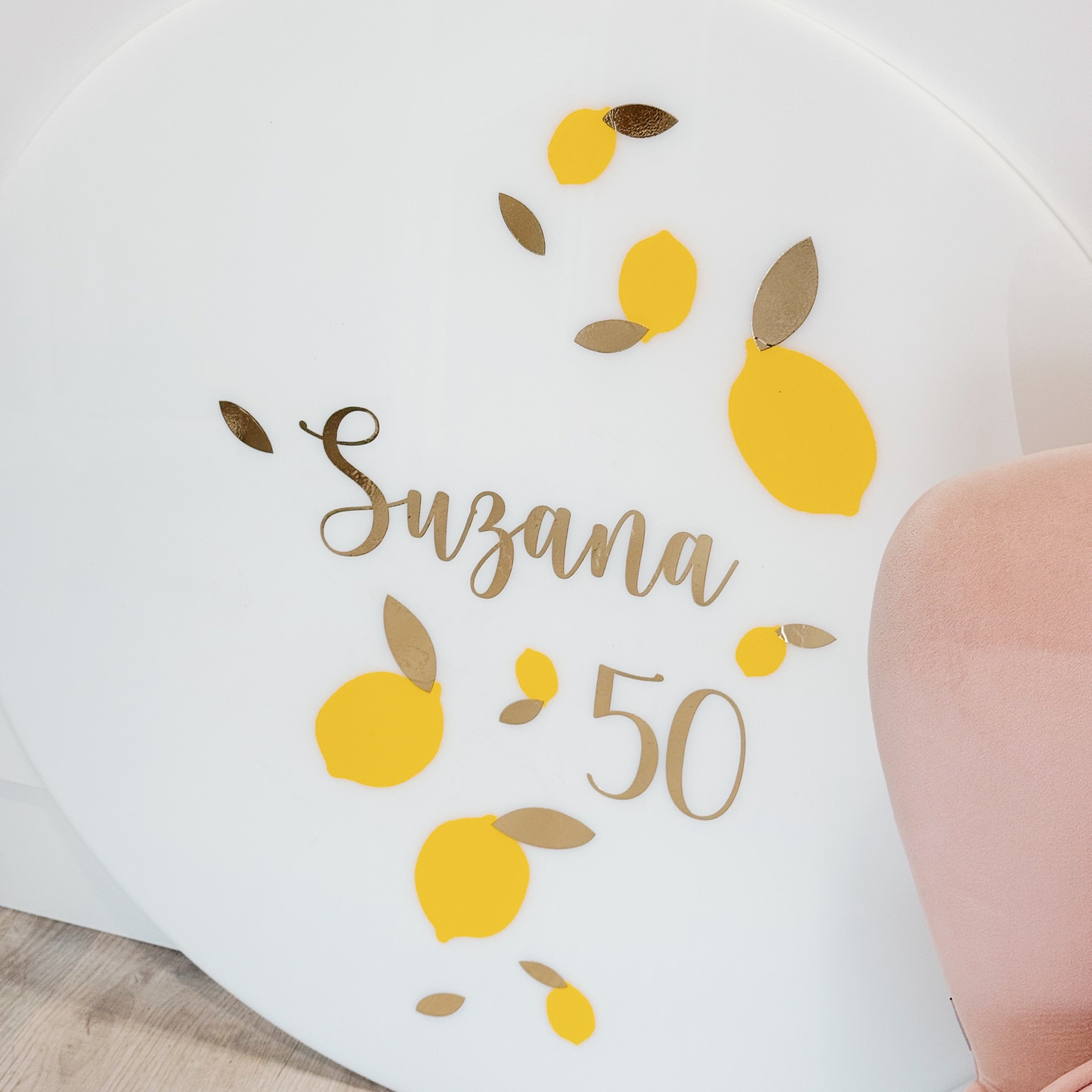 Stojalo za izposojo - Akrilno steklo s personaliziranim napisom