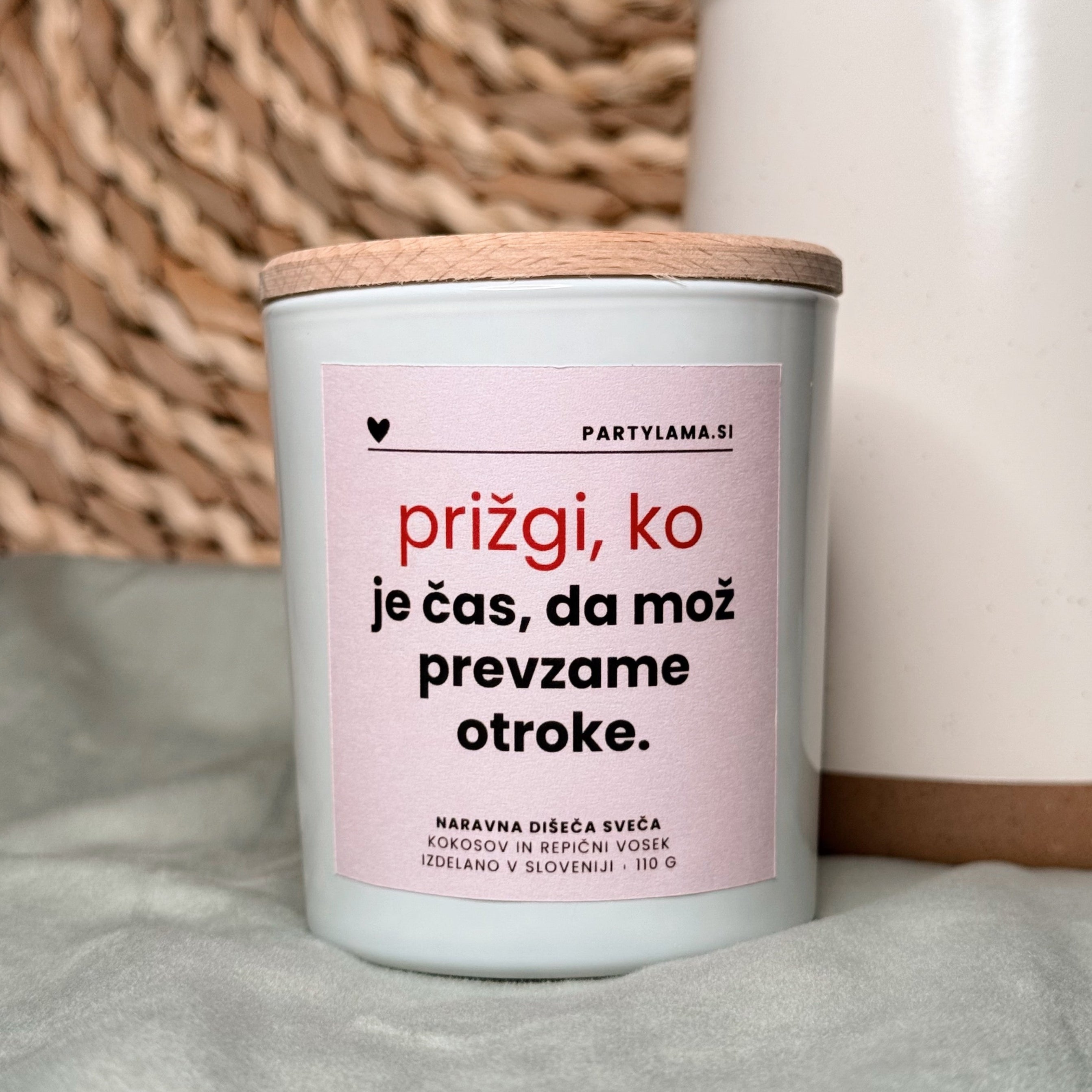 Dišeča sveča - Mož prevzame otroke